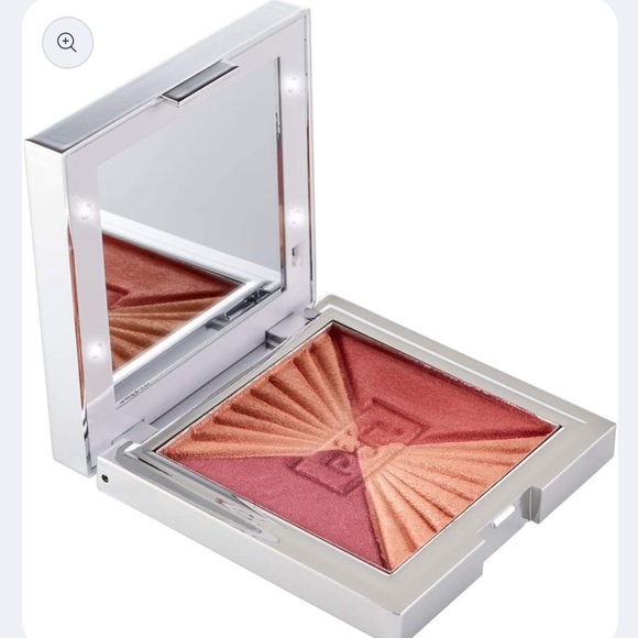 ✨🆕✨ PUR Out of the Blue Vanity Blush Palette - Ray Of Light - Picture 7 of 8
